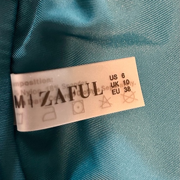 NWT One Shoulder, High Cut Thong Bikini Set- Sz 6 - Picture 10 of 10